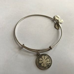 EUC Alex and Ani Shamrock Charm Bracelet (silver)
